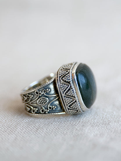 Vintage Labradorite Ring Sterling Silver, Ornate Bezel Statement Ring, Boho Everyday Jewelry