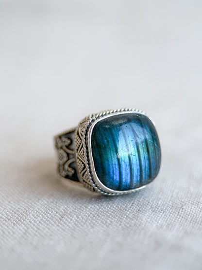 Vintage Labradorite Ring Sterling Silver, Ornate Bezel Statement Ring, Boho Everyday Jewelry
