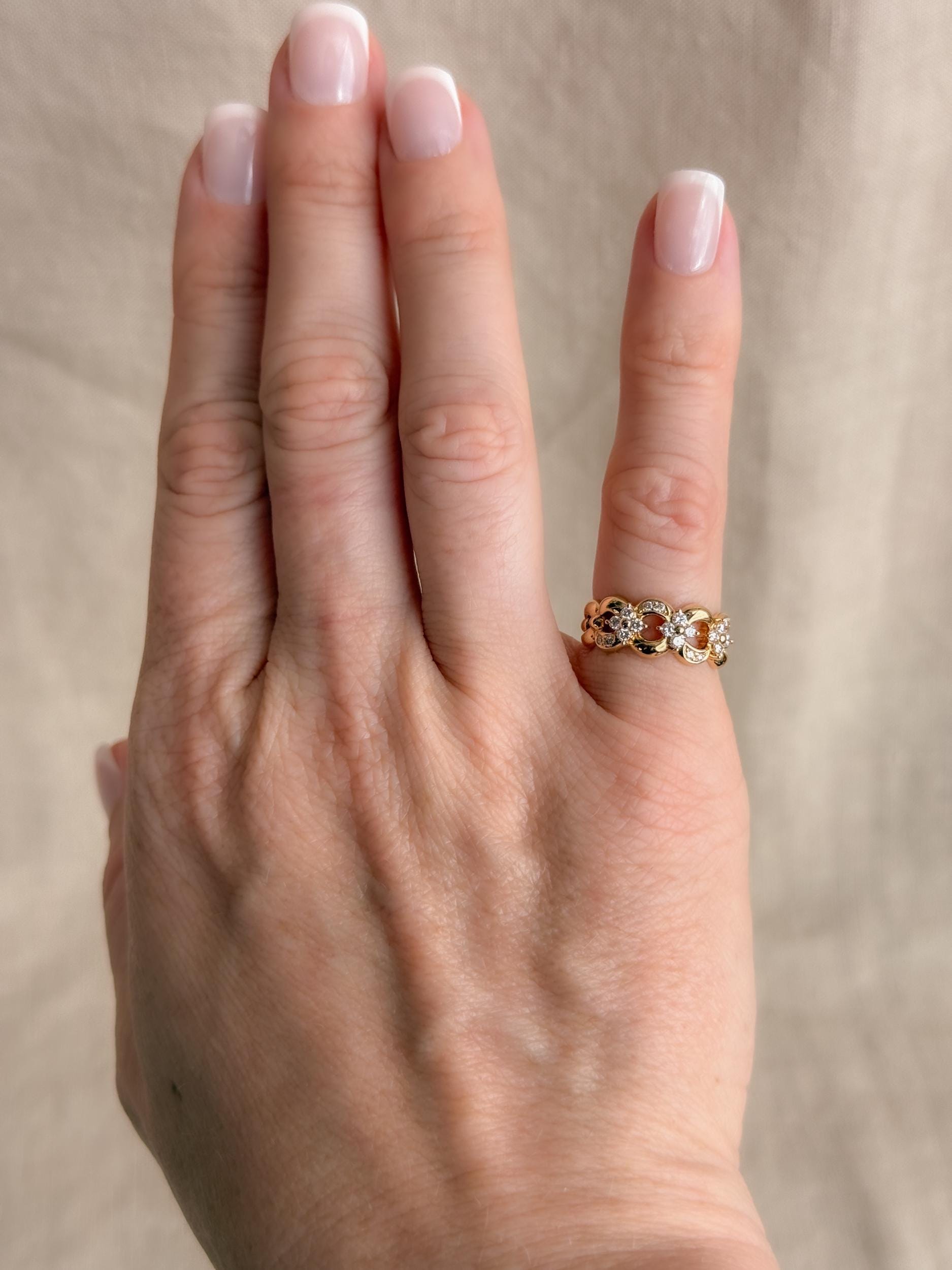 Vintage Diamond Wedding Band, 14k Gold, Floral Scalloped Link Style Ring, Stacking Band