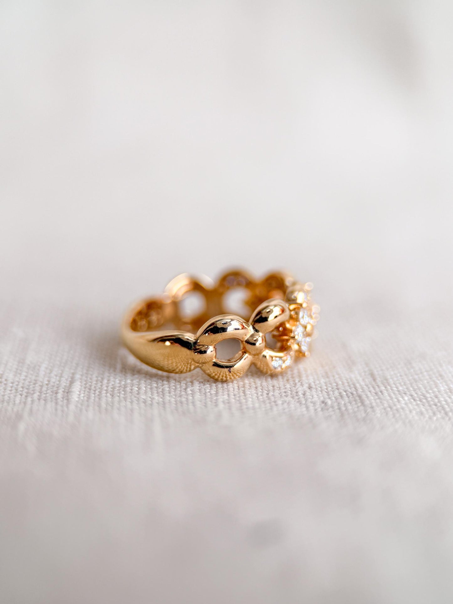 Vintage Diamond Wedding Band, 14k Gold, Floral Scalloped Link Style Ring, Stacking Band