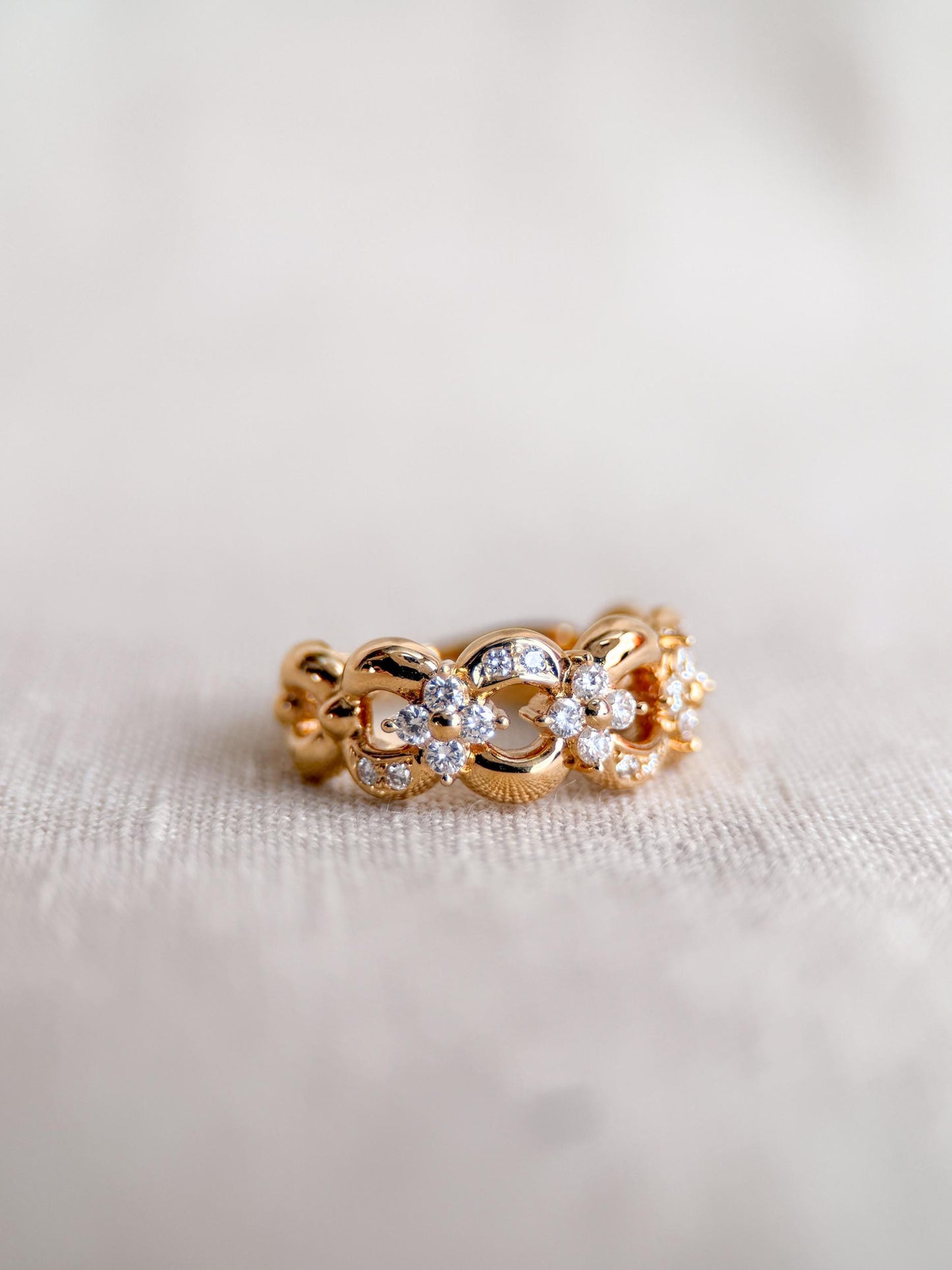 Vintage Diamond Wedding Band, 14k Gold, Floral Scalloped Link Style Ring, Stacking Band