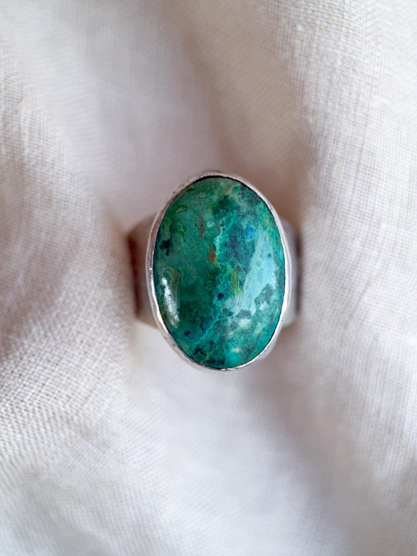 Vintage Chrysocolla Ring Sterling Silver, Oval Hammered Statement Ring, Boho Everyday Jewelry