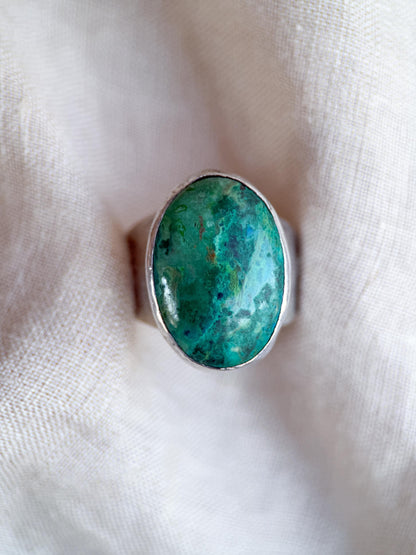 Vintage Chrysocolla Ring Sterling Silver, Oval Hammered Statement Ring, Boho Everyday Jewelry