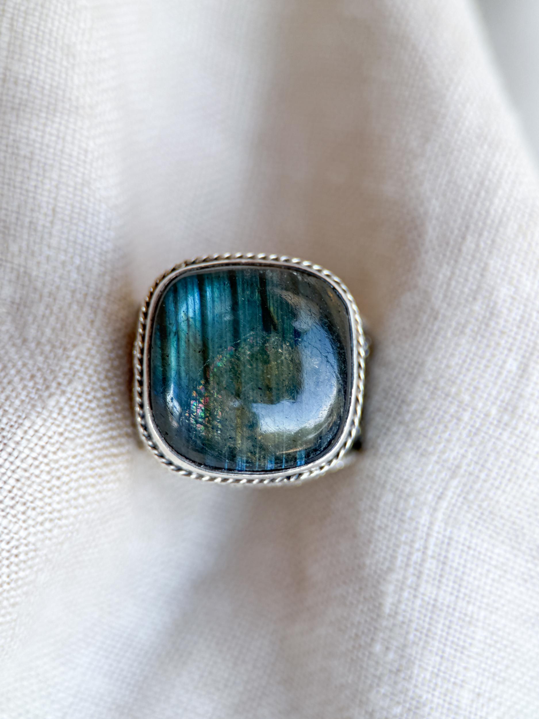 Vintage Labradorite Ring Sterling Silver, Ornate Bezel Statement Ring, Boho Everyday Jewelry