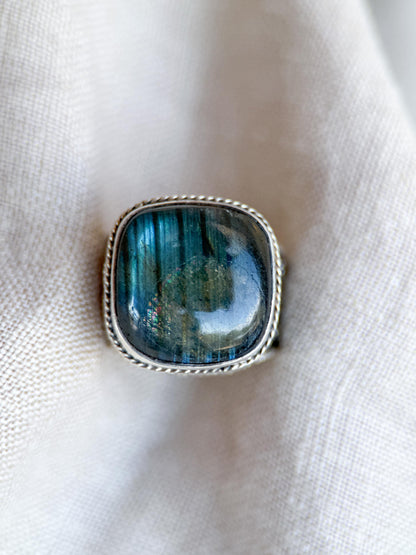 Vintage Labradorite Ring Sterling Silver, Ornate Bezel Statement Ring, Boho Everyday Jewelry