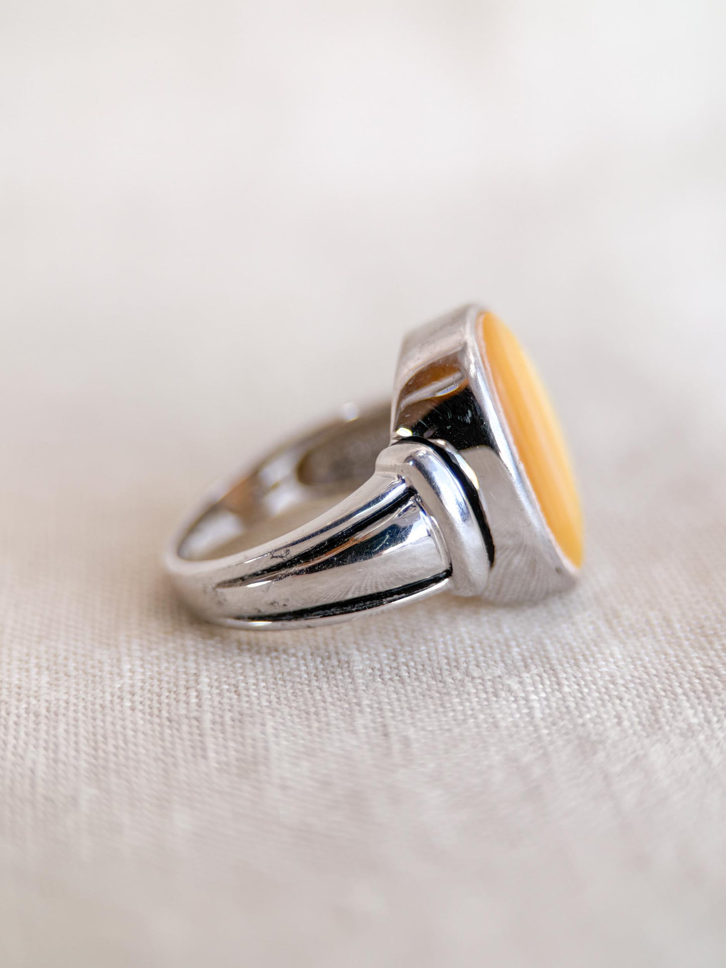 Vintage Mother of Pearl Ring, Sterling Silver Oval Bezel Statement Ring, Boho Everyday Jewelry