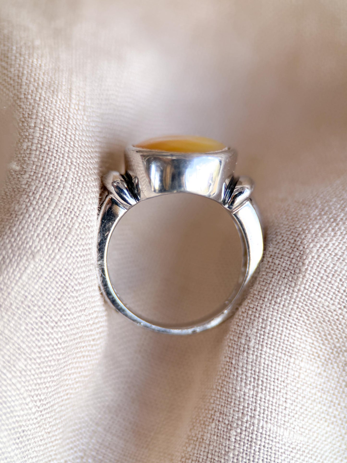 Vintage Mother of Pearl Ring, Sterling Silver Oval Bezel Statement Ring, Boho Everyday Jewelry