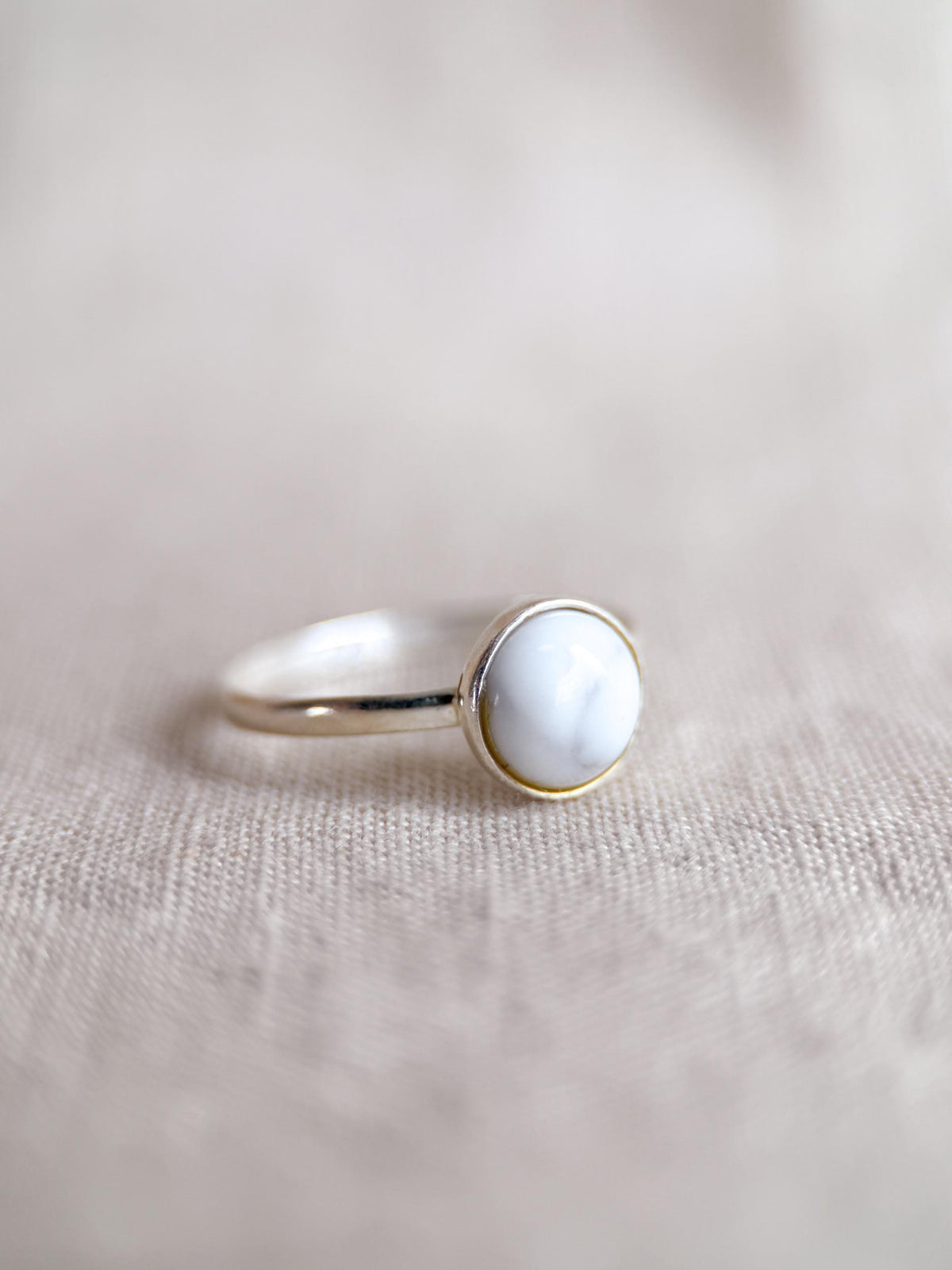 Vintage Howlite Ring, Sterling Silver Bezel Minimalist Ring, Boho Everyday Jewelry