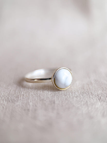 Vintage Howlite Ring, Sterling Silver Bezel Minimalist Ring, Boho Everyday Jewelry