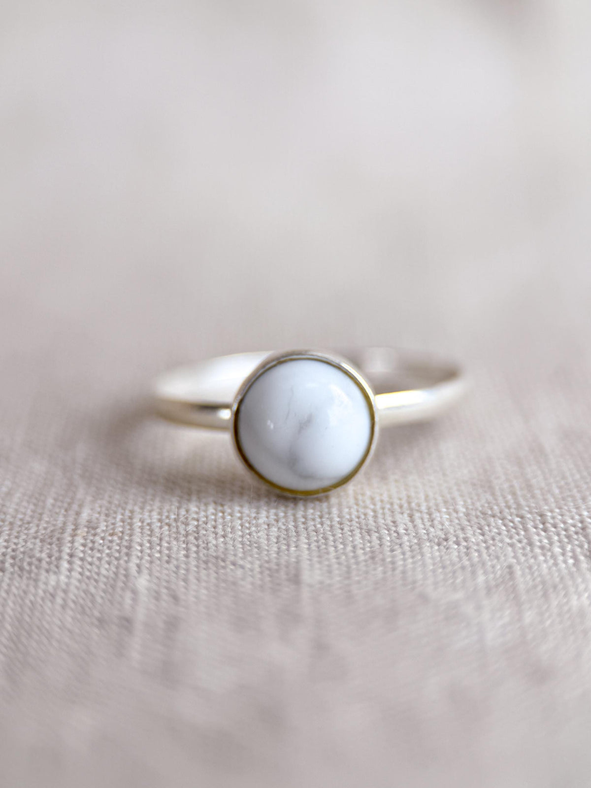 Vintage Howlite Ring, Sterling Silver Bezel Minimalist Ring, Boho Everyday Jewelry