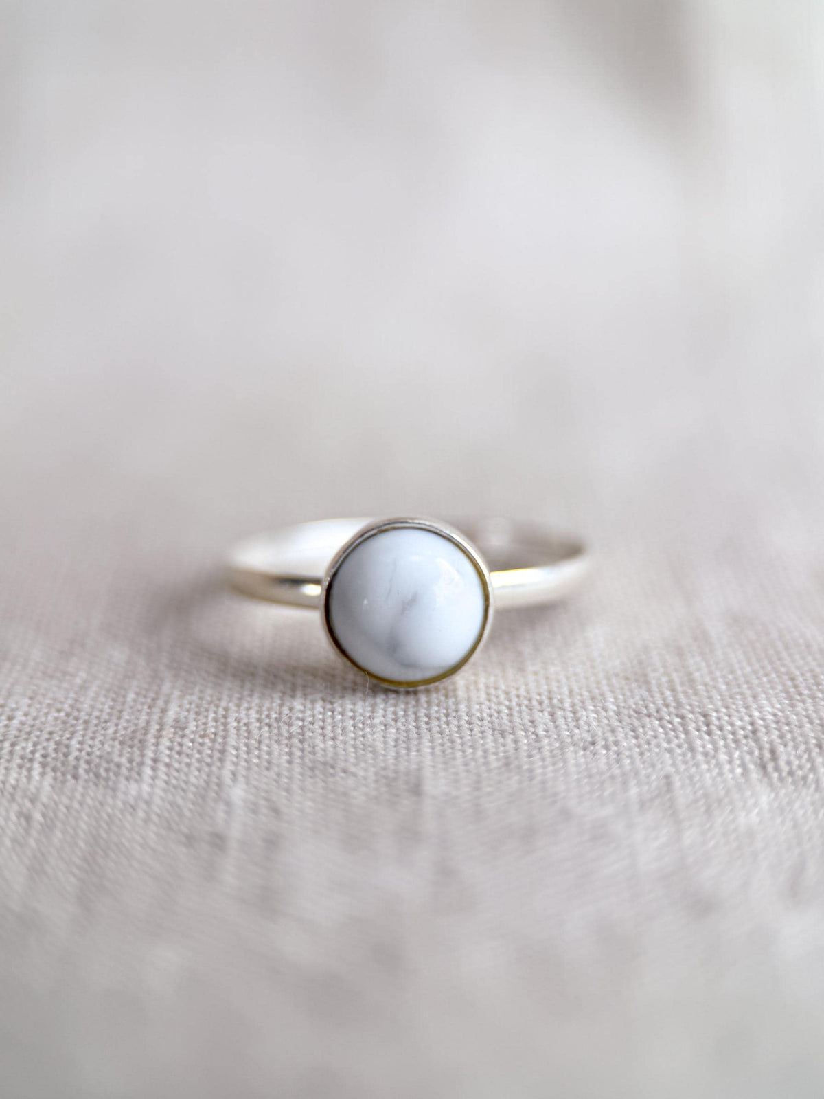 Vintage Howlite Ring, Sterling Silver Bezel Minimalist Ring, Boho Everyday Jewelry