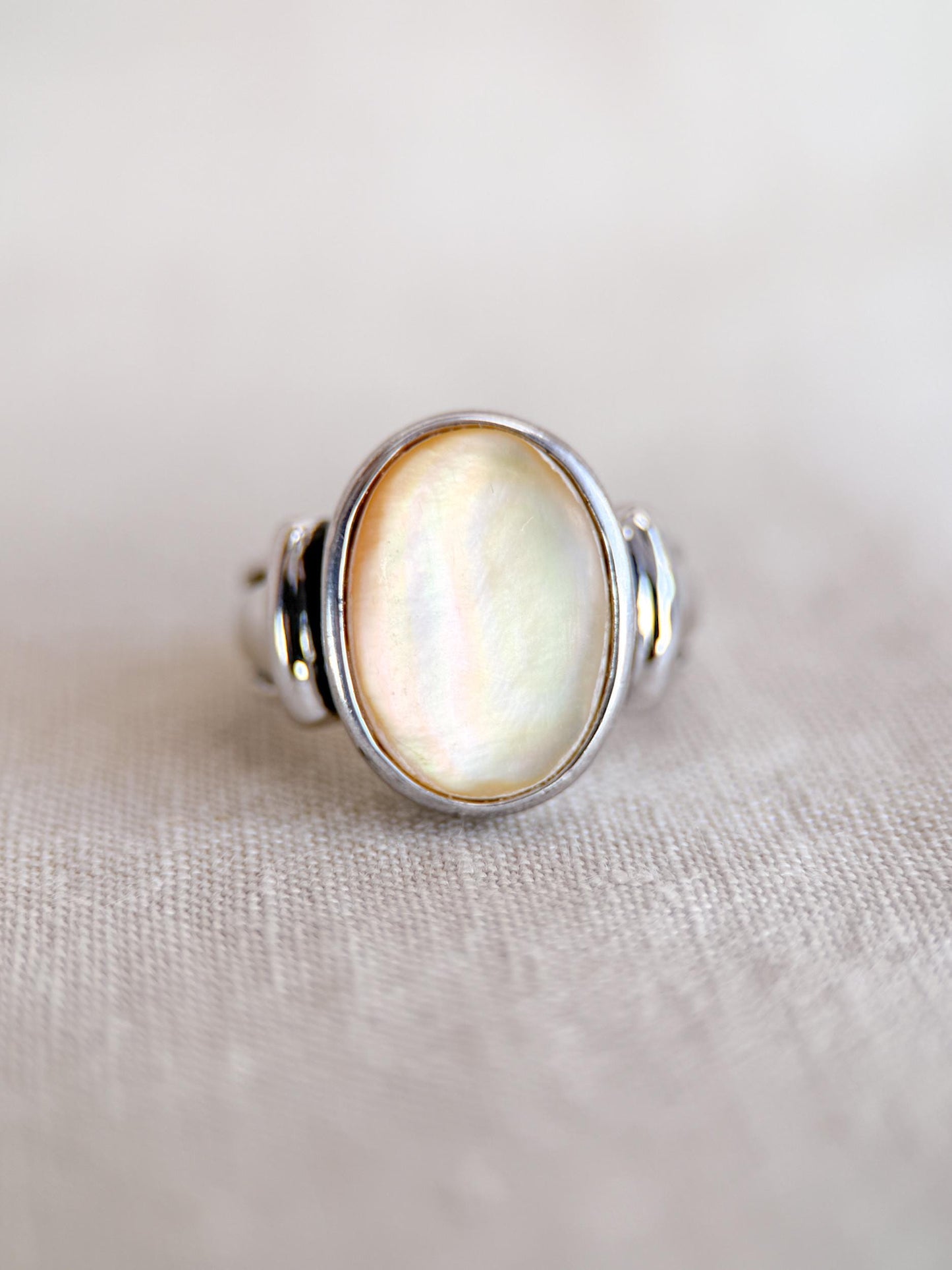 Vintage Mother of Pearl Ring, Sterling Silver Oval Bezel Statement Ring, Boho Everyday Jewelry