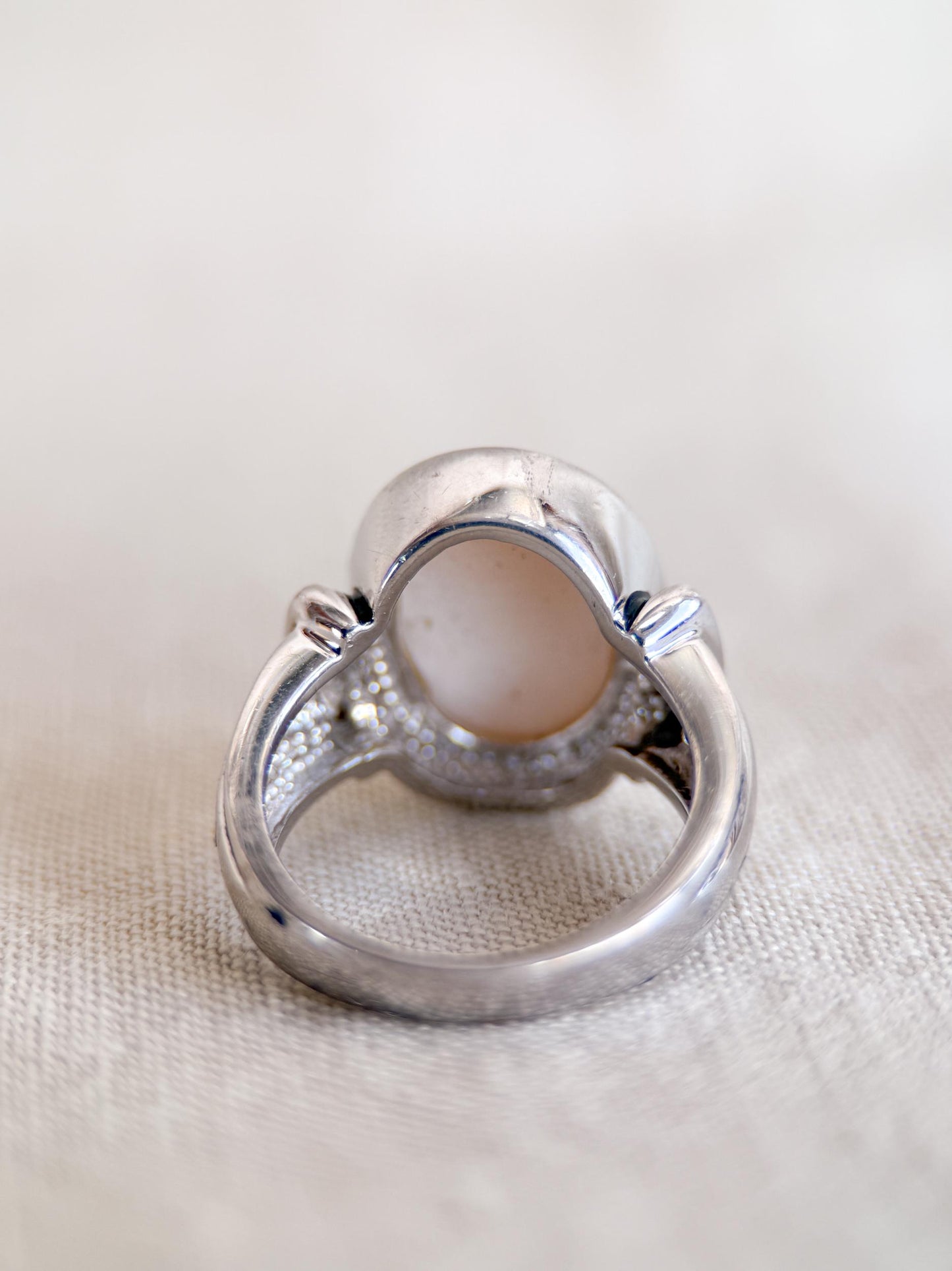 Vintage Mother of Pearl Ring, Sterling Silver Oval Bezel Statement Ring, Boho Everyday Jewelry