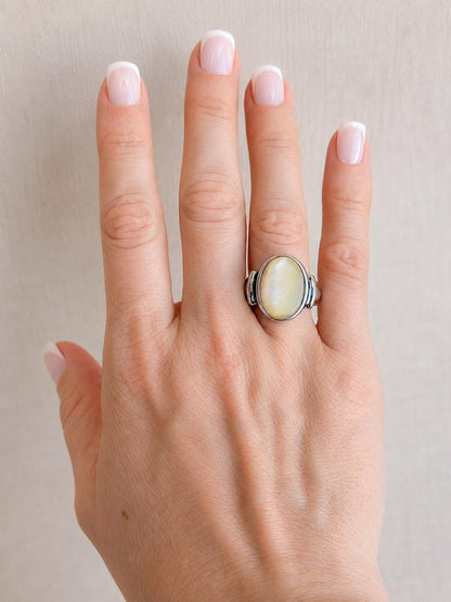 Vintage Mother of Pearl Ring, Sterling Silver Oval Bezel Statement Ring, Boho Everyday Jewelry