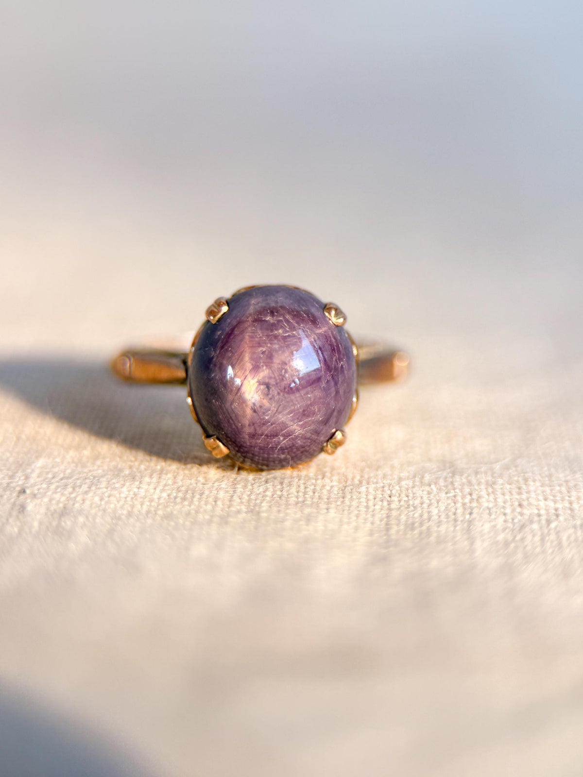 Vintage Purple Star Sapphire Ring, 14k Gold Oval Solitaire Statement Ring, Unique Gemstone Jewelry