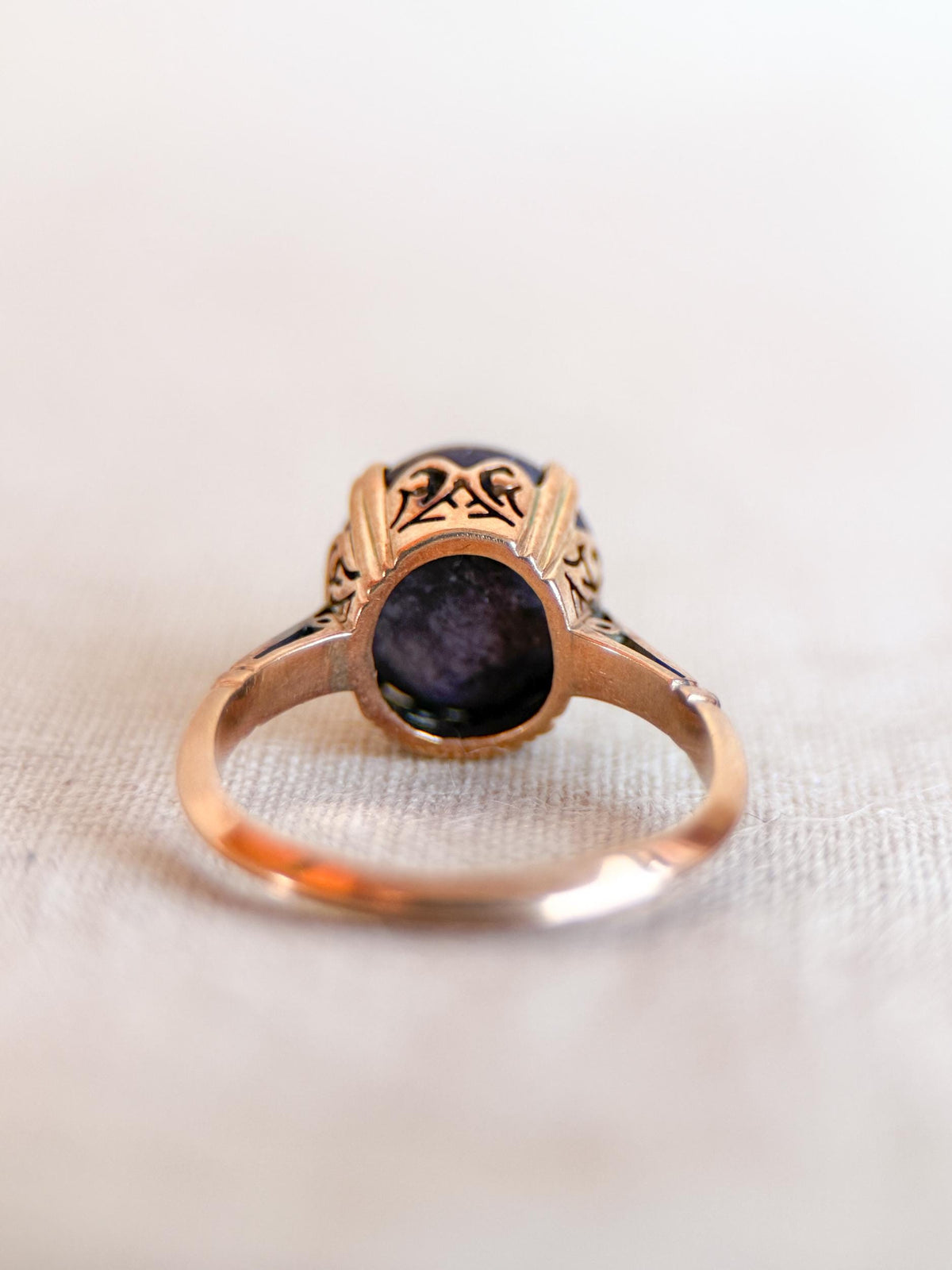 Vintage Purple Star Sapphire Ring, 14k Gold Oval Solitaire Statement Ring, Unique Gemstone Jewelry