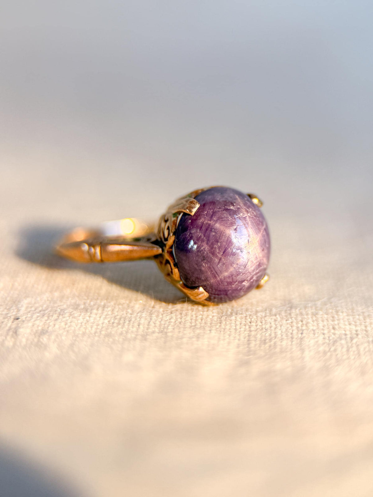 Vintage Purple Star Sapphire Ring, 14k Gold Oval Solitaire Statement Ring, Unique Gemstone Jewelry