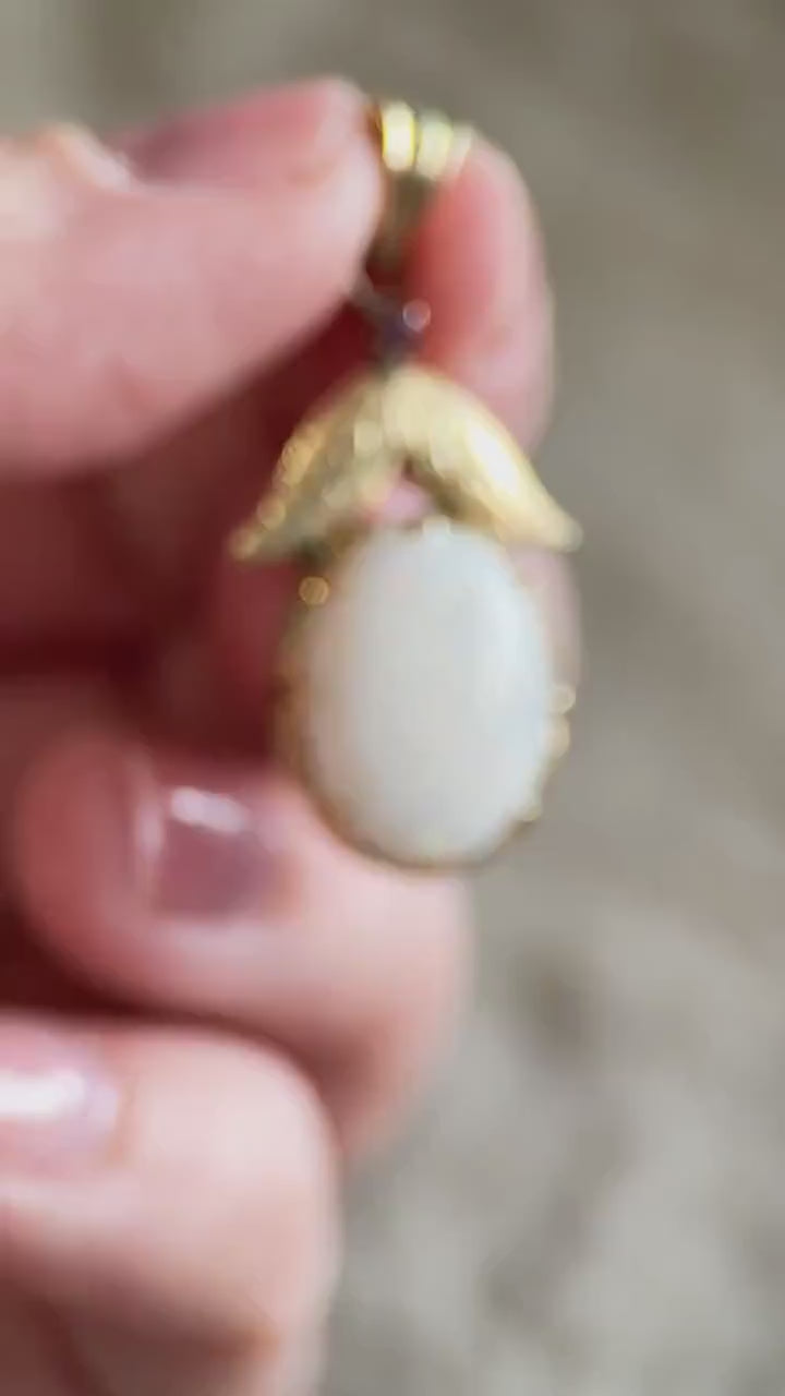 Vintage Opal Floral Pendant in 14k Gold