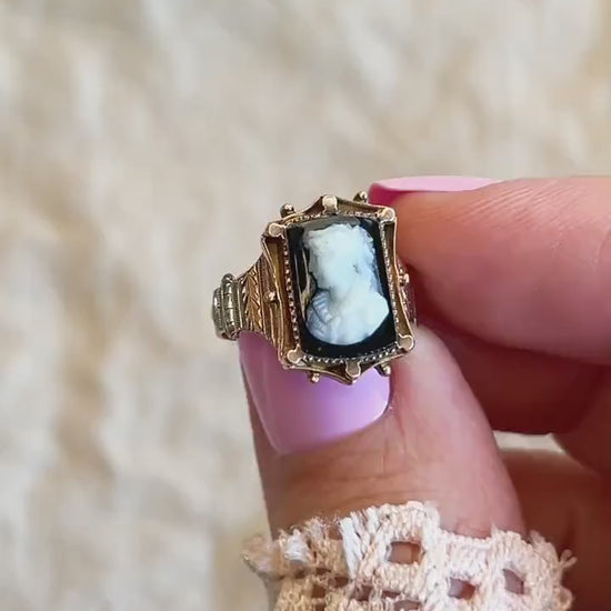 Vintage Cameo Ring in 14k Gold