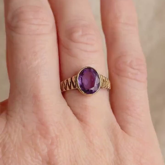 Vintage 1970s Oval Cut Amethyst Ring in 14k Gold