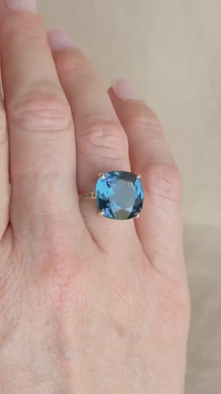 Vintage 1970s Blue Topaz Gemstone Cocktail Ring, 14k Gold