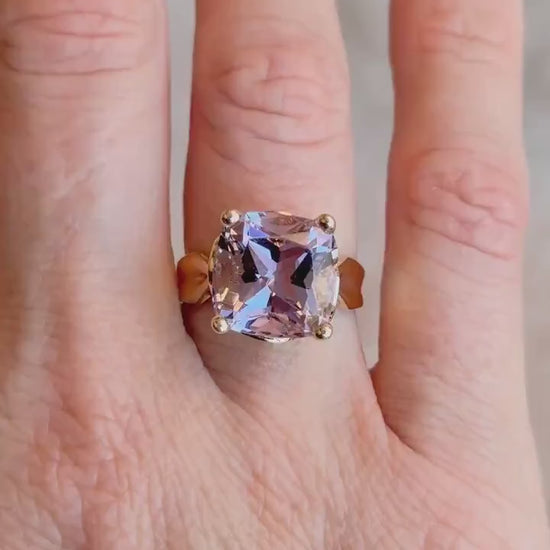Vintage Purple Amethyst Solitaire Ring in 14k Gold