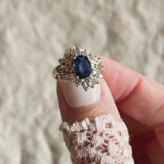 Vintage Blue Sapphire Gemstone Ring with Sunburst Diamond Halo in 14k Gold