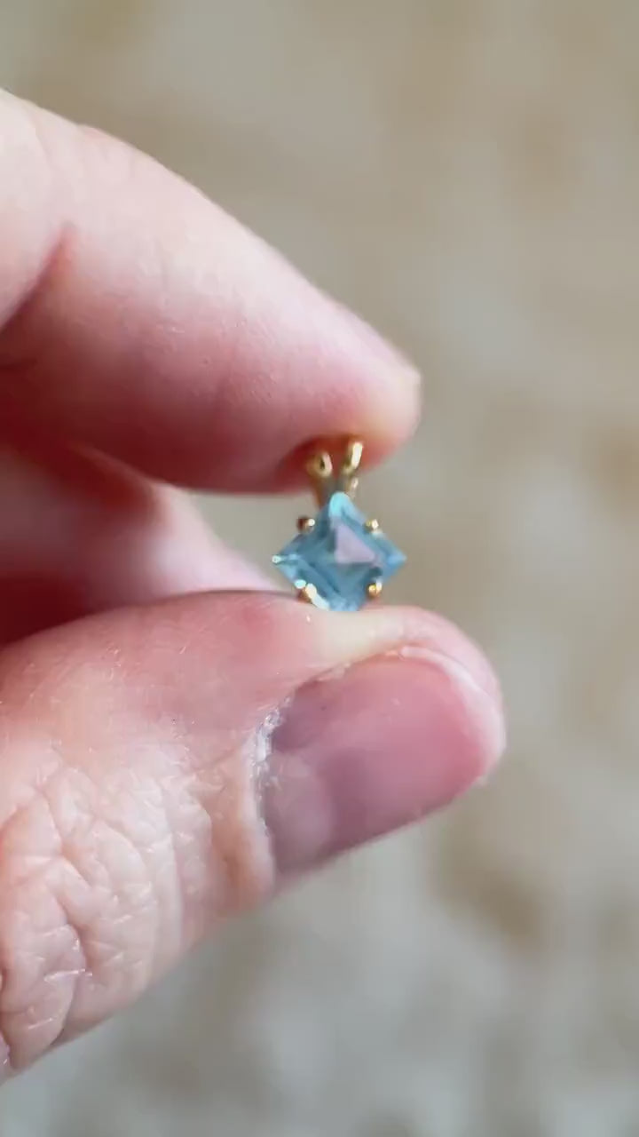 Vintage Blue Topaz Gemstone Pendant in 14k Gold