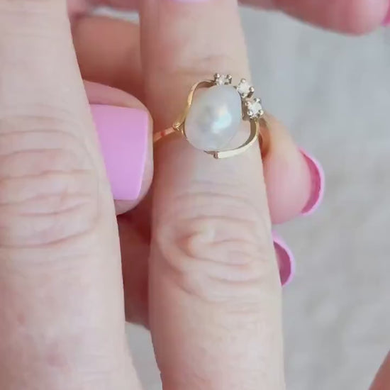 Vintage 1970s Diamond & Pearl Ring in 14k Gold