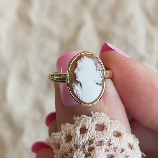 Vintage 1930s Cameo Ring in 14k Gold