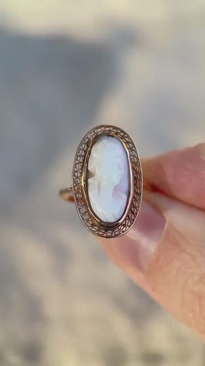 Vintage 1940s Cameo Gemstone Ring in 14k Gold