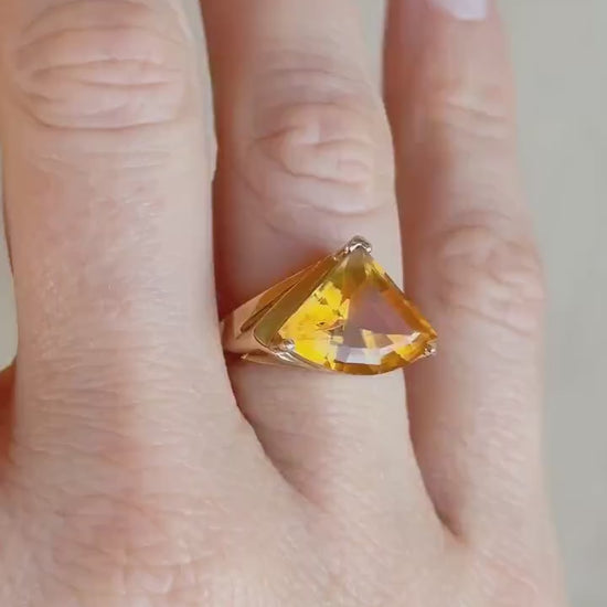 Vintage 1980s Geometric Citrine Cocktail Ring in 14k Gold