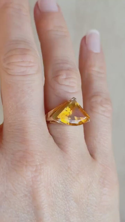Vintage 1980s Geometric Citrine Cocktail Ring in 14k Gold