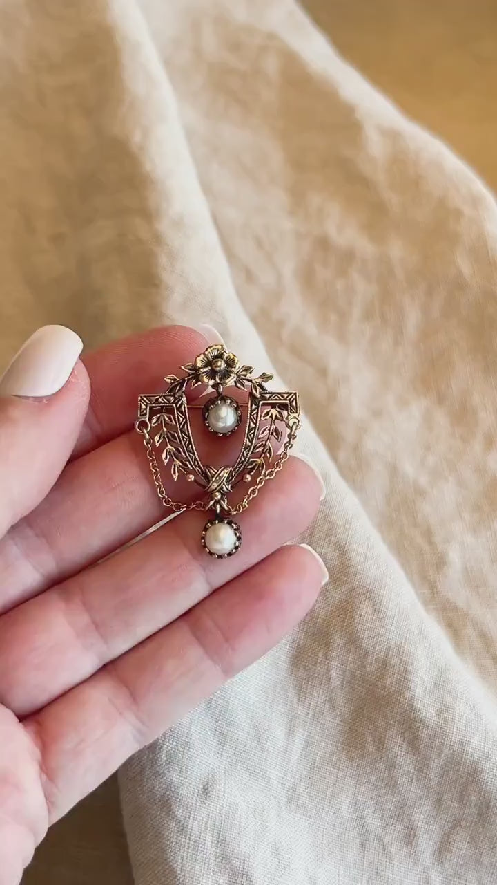 Vintage Pearl Brooch in 14k Gold