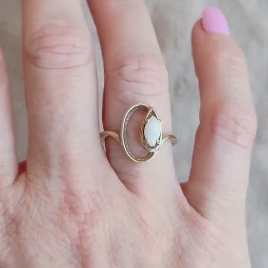 Vintage 1970s Marquise Opal Ellipse Ring in 10k Gold