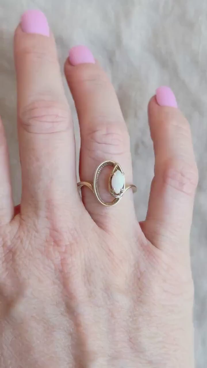 Vintage 1970s Marquise Opal Ellipse Ring in 10k Gold