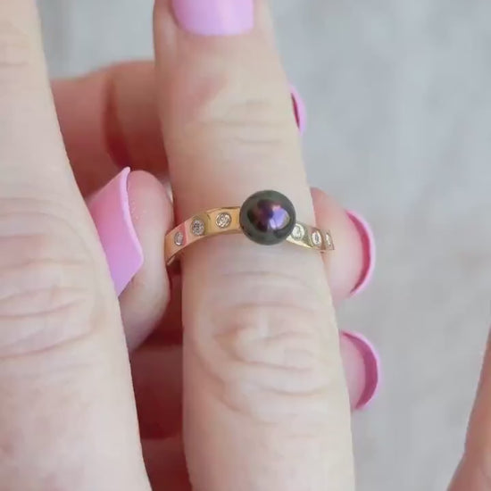 Vintage Black Pearl and Diamond Ring in 14k Gold