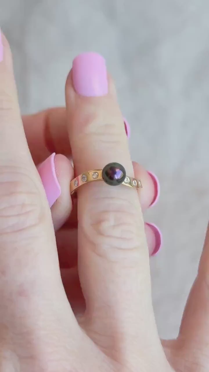 Vintage Black Pearl and Diamond Ring in 14k Gold