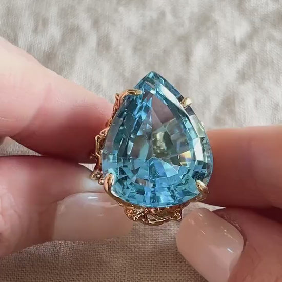 Vintage Blue Topaz Gemstone Ring in 14k Gold