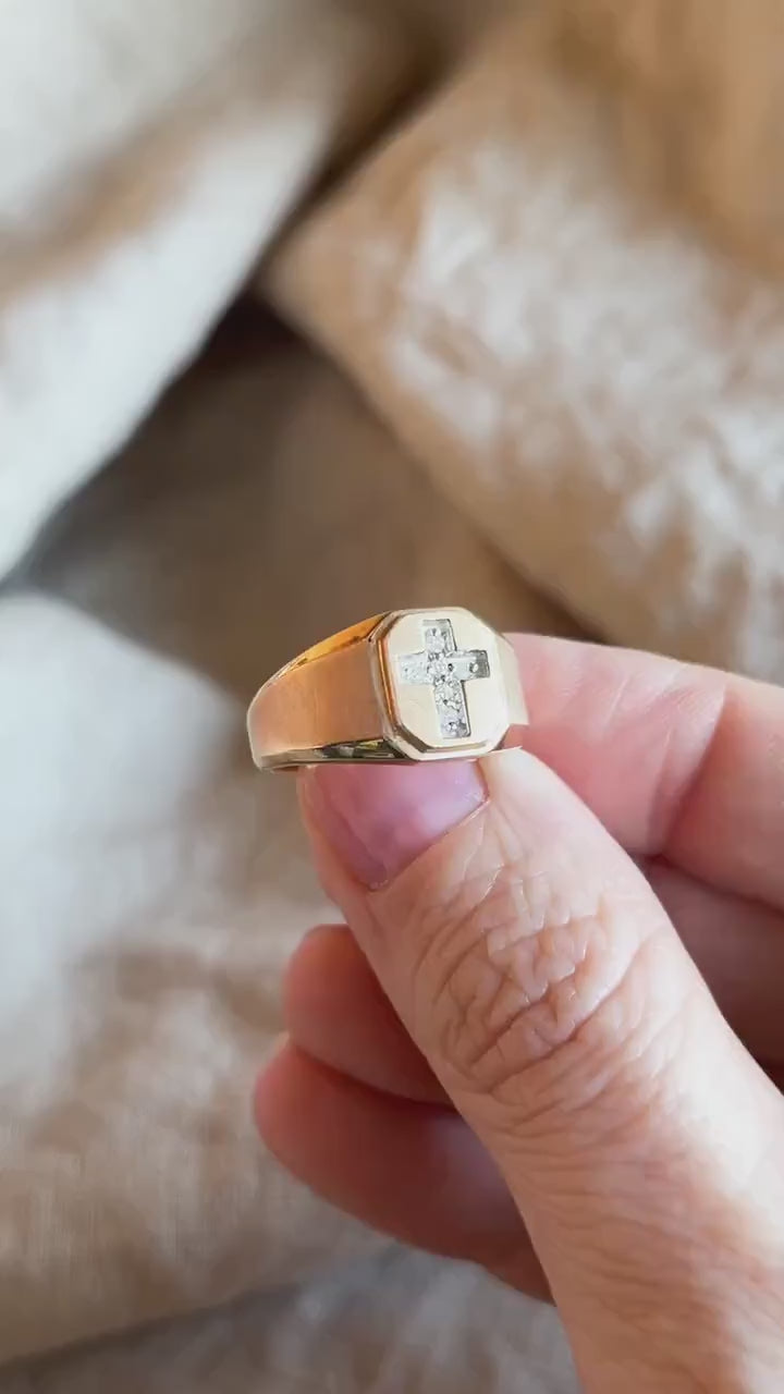Vintage 1980s Diamond Cross Signet Ring in 14k Gold