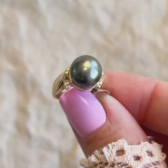 Vintage Black Pearl Ring in 14k Gold