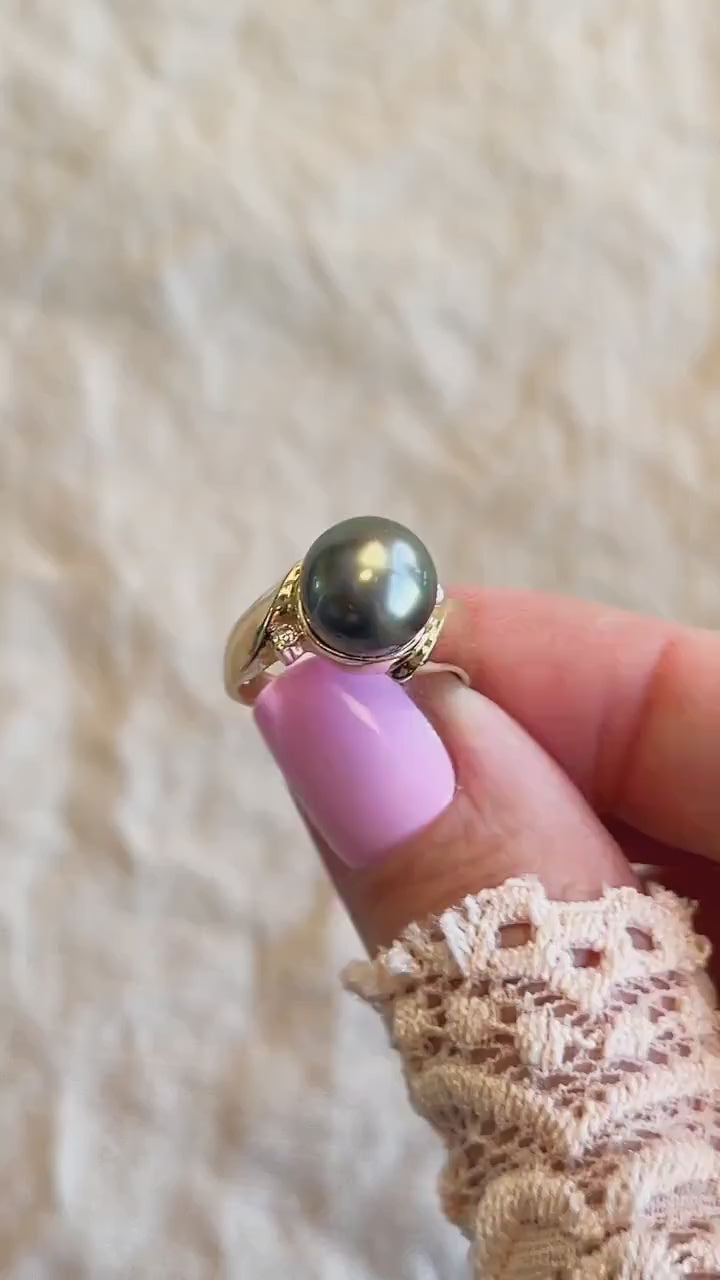 Vintage Black Pearl Ring in 14k Gold