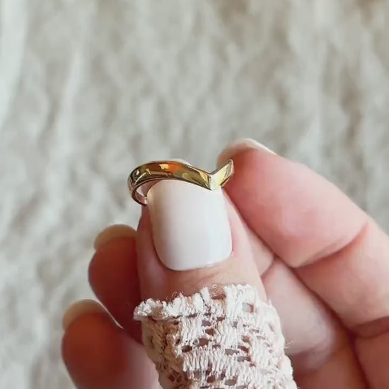 Vintage 1970s Chevron Wedding Band in 14k Gold