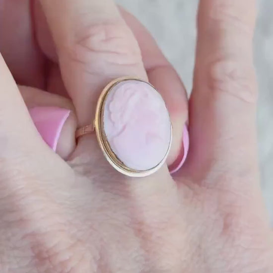 Vintage 1940s Cameo Gemstone Ring in 14k Gold