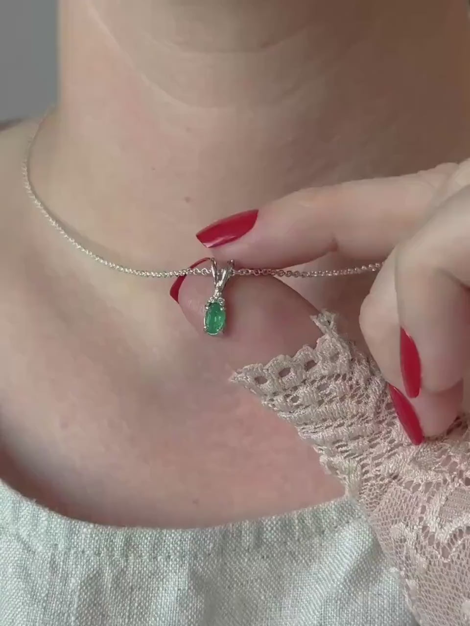 Vintage Emerald Pendant in 14k White Gold