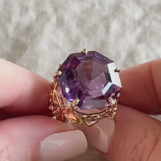 Vintage Amethyst Gemstone Ring in 14k Gold