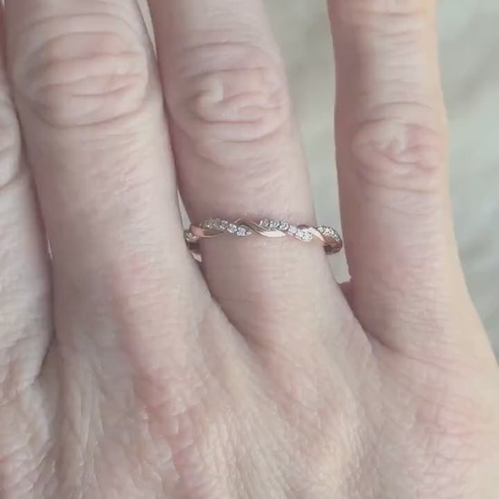 Vintage 2000s Rose Gold Diamond Wedding Band: 14k Retro Minimalist Heirloom Ring for Women