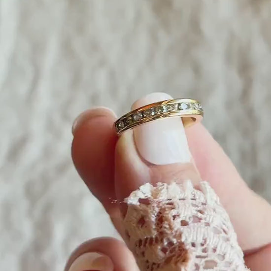 Vintage 1980s Diamond Wedding Band in 14k Gold