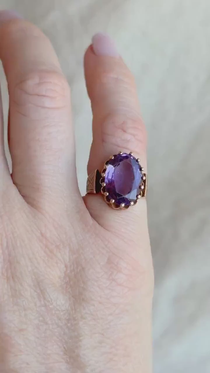 Vintage 1960s Oval Cut Amethyst Ring in 14k Gold