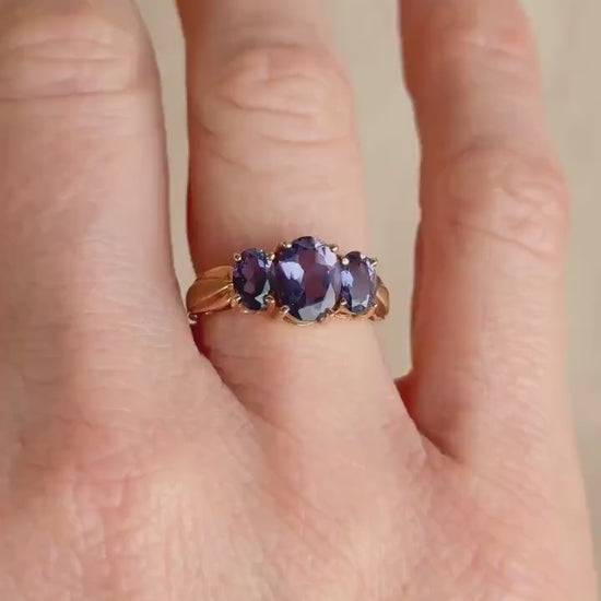 Vintage 1990s Amethyst Three Stone Ring in 14k Gold